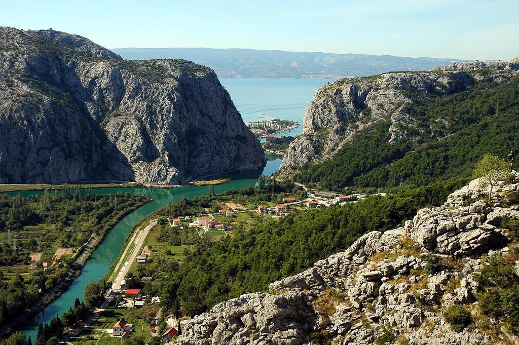 Sabina Apartments Omiš Oda fotoğraf